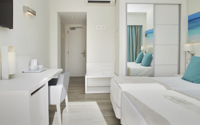 Invisa Hotel Es Pla - Adults Only