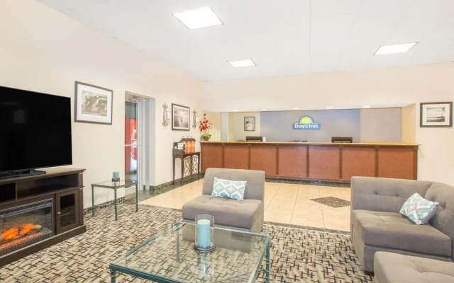Days Inn By Wyndham Titusville Kennedy Space Center