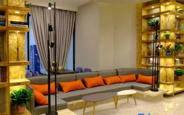 Ibis Styles Hotel (Yangchenghu Zhonglu Metro Station)