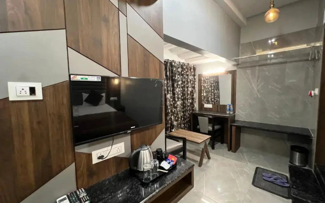 Hotel Sabera by OYO Rooms