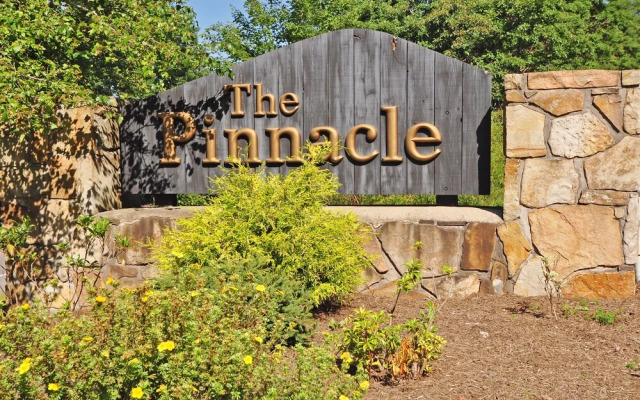 Pinnacle Retreat 5 Bedroom House