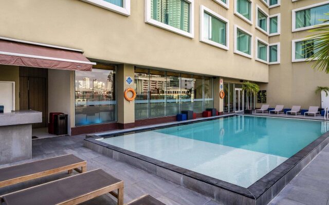 Hilton Garden Inn Bangkok Silom