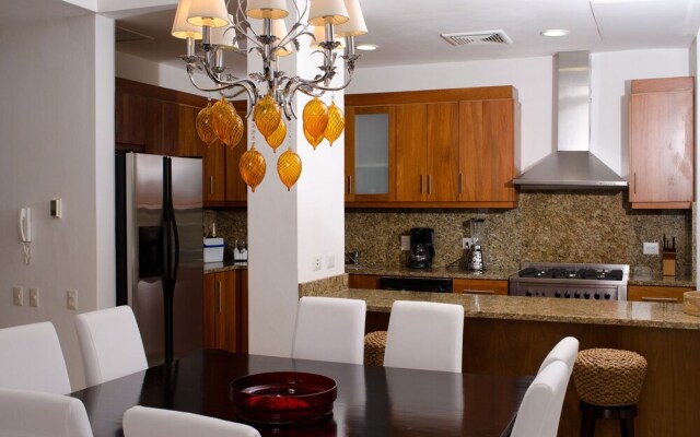 Los Altos Residences