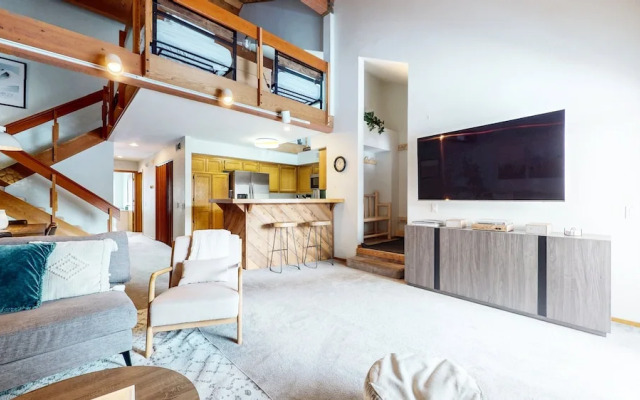 Snowcreek Iv #594 3 Bedroom Condo