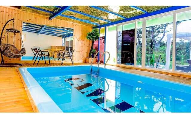 Camino Poolvilla Pension