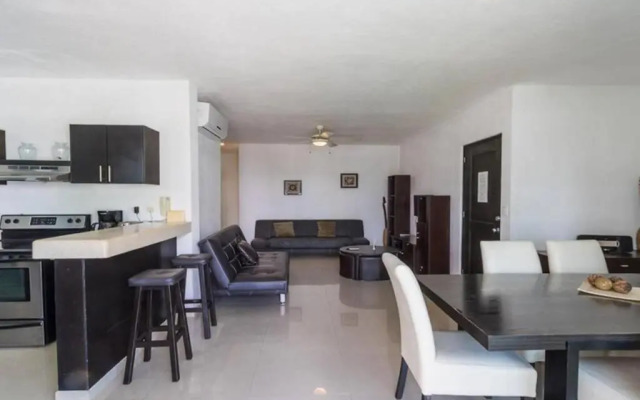 Poolside tranquil apartment in Playa del Carmen