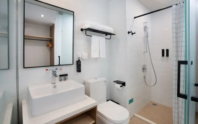Prince Hotel By Secret Garden