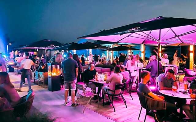 Bar-Bistro-Hotel DOK