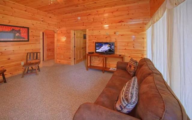 Hilltop Hideaway