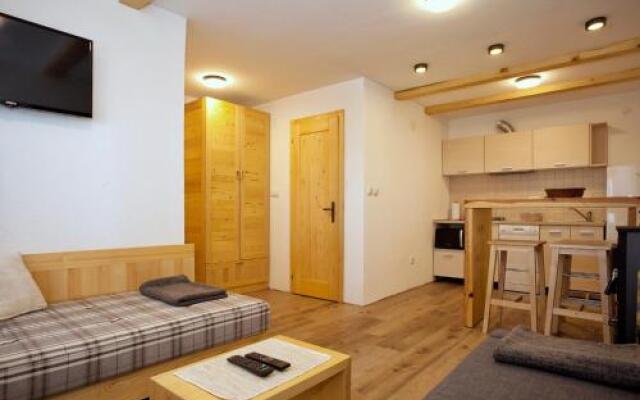 Hostgost at Čupino Sokače