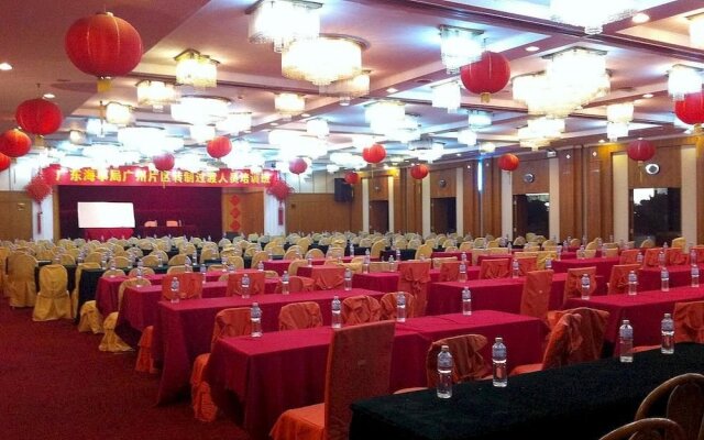 Qing Yuan Gao Pin Hui Bai Lao Hui Superior Spa Villa