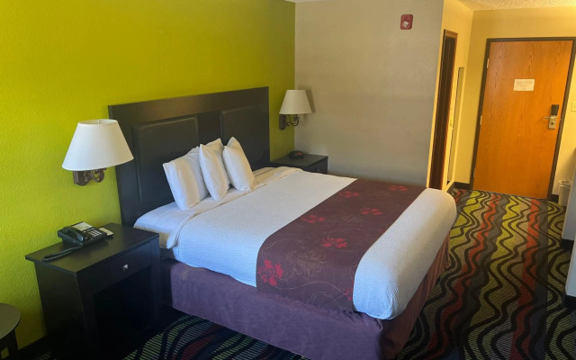 Apple Tree Inn and Suites