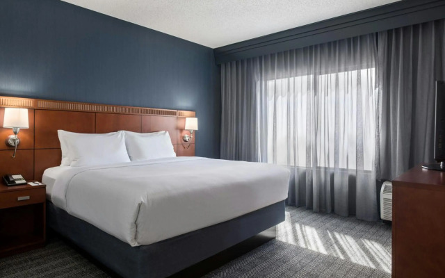 Courtyard by Marriott Phoenix Airport