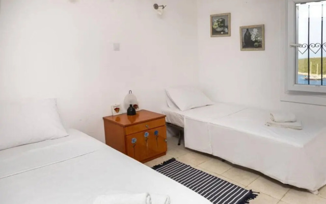 Lovely Triplex With Fantastic Sea View in Turkbuku