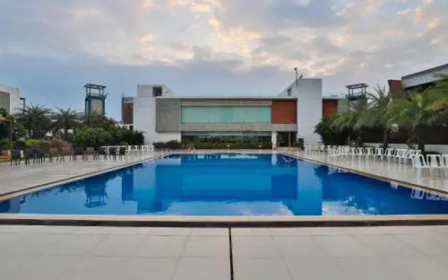 Greenleaf Club by OYO