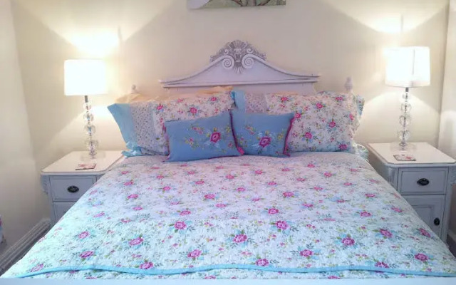 Cranleigh Bed  Breakfast