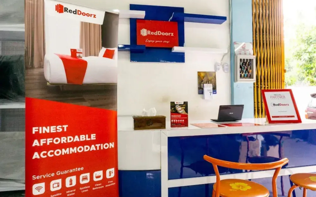 RedDoorz near Benteng Van Den Bosch