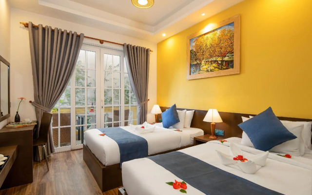 Triple Riverside Villa Hotel Hoian