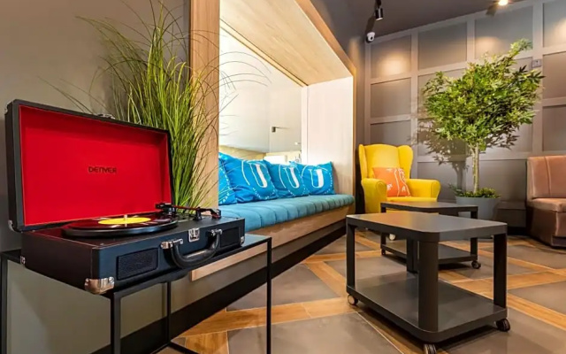 Urban Hotel