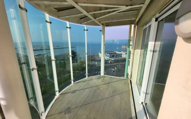 Seafront 3 Bed Duplex Apartment, Portland