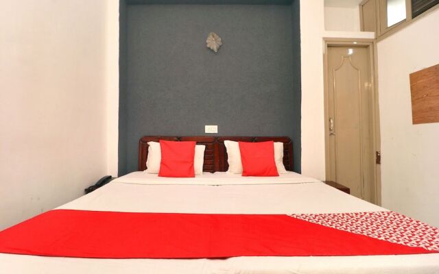 OYO 16098 Hotel Amrit
