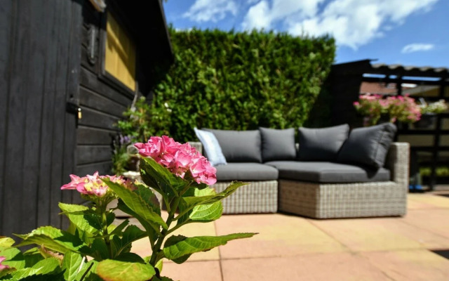 Modern Holiday Home in Putten with Hot Tub