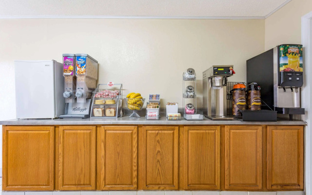 Super 8 By Wyndham Ashland/Richmond