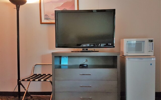 Holiday Motel & RV Resort