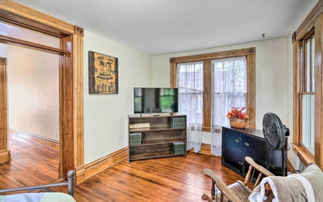 < 1 Mi to Downtown: Historic Dubuque Gem!