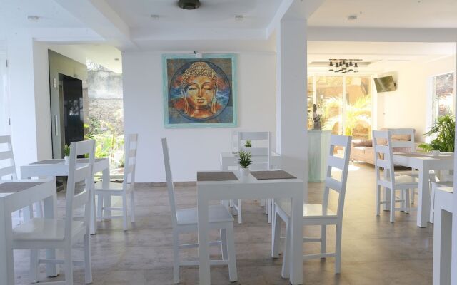 De Moda Boutiques