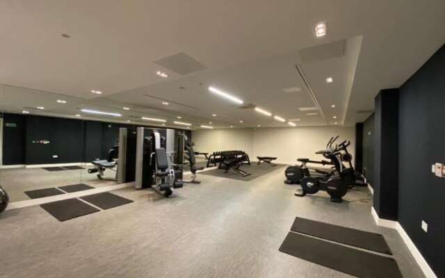 Luxury 1 Bed Apartment in Olympia Kensington
