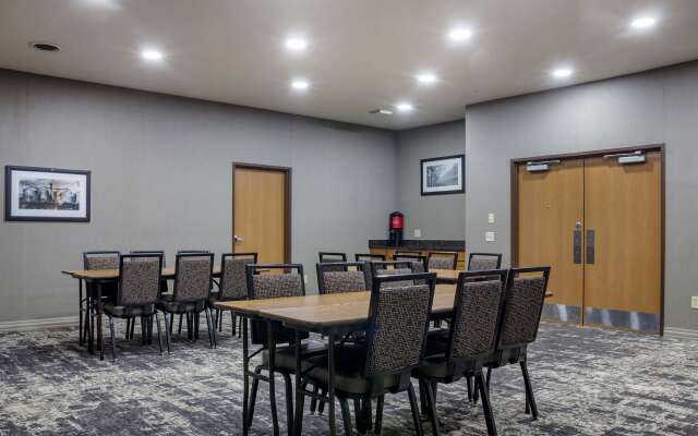 Best Western Plus Sparta Trail Lodge