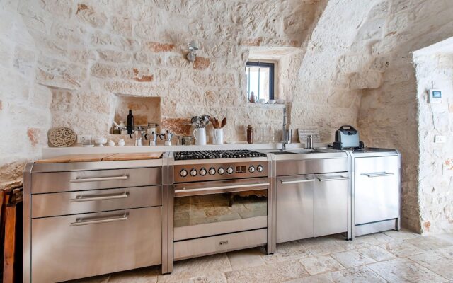 Tenuta Diciassetteconi Trulli With Pool