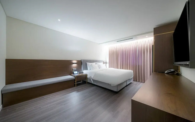 Yaja Hotel Peace Square branch