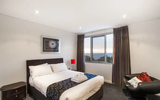 Spinnakers Apartments