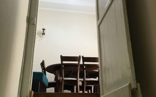 Cemre Apart