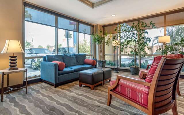 Comfort Suites Biloxi - Ocean Springs