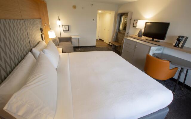 Holiday Inn Orlando International Airport by IHG