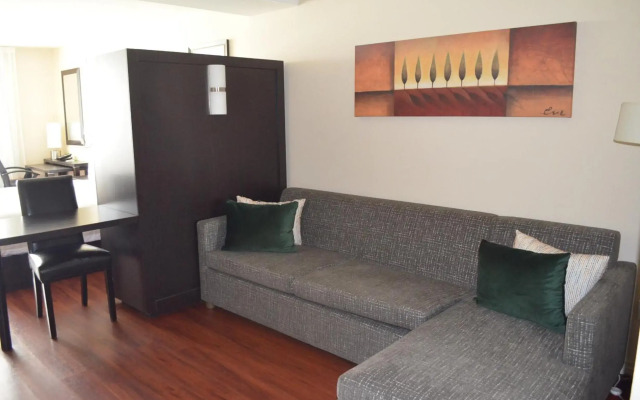 Holiday Inn Hotel & Suites Montreal Airport by IHG