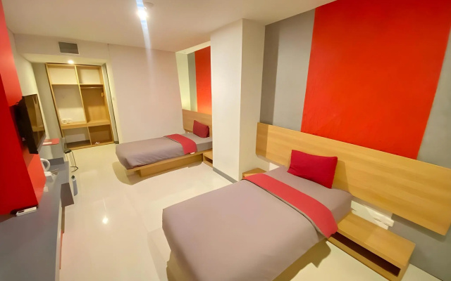 Tickle Hotel