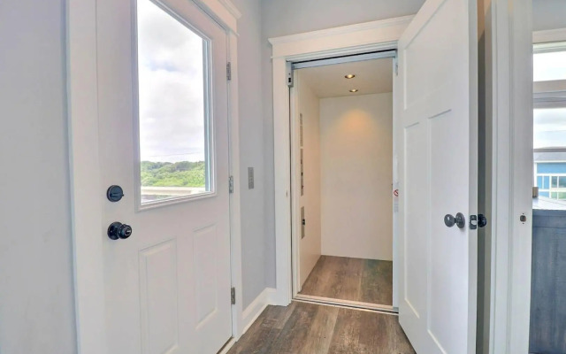 4059 - Bikinis & Martinis