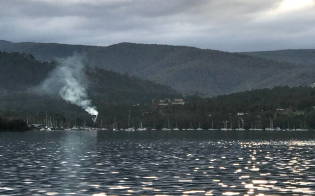 Snug Beach Cabin And Caravan Park