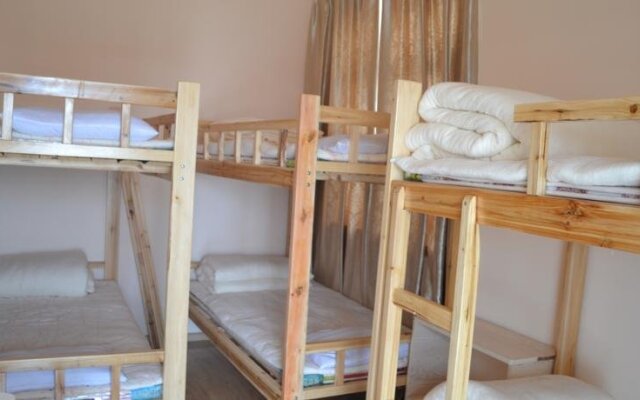 Linxi Xiaozhu Youth Hostel