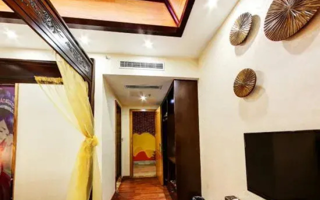 Yueyang Qingcheng Theme Hotel