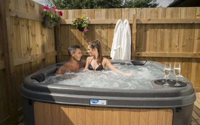Wren 21-Hot Tub-Woodland Lodges-Tenby-Camarthenshire