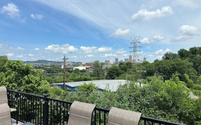 Ludlow Lodge w/ City Views