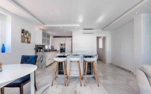 First Line Penthouse in Puerto Banus