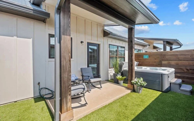 Serengeti New Build With Hot Tub