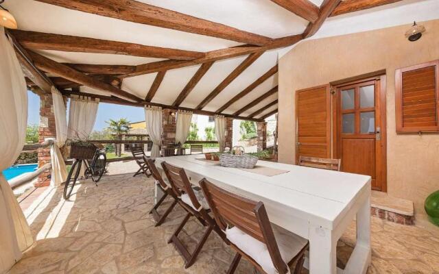 Villa Vally