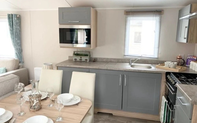 Exotic 3-bed Caravan at Newquay Holiday Park